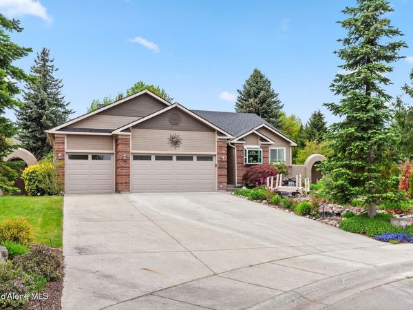 5849 N Toulon Dr , Coeur d'Alene, ID 83815