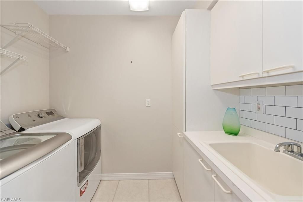 425 Dockside Dr, Unit PH-1, Naples, FL 34110 Photo