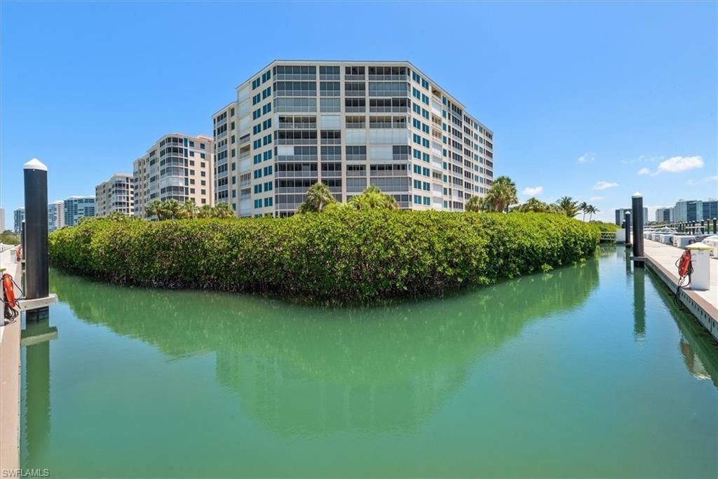 425 Dockside Dr, Unit PH-1, Naples, FL 34110 Photo