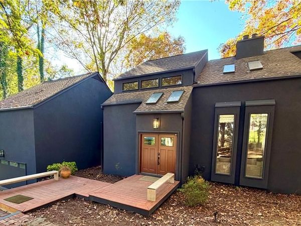 175 River Court Parkway , Atlanta, GA 30328