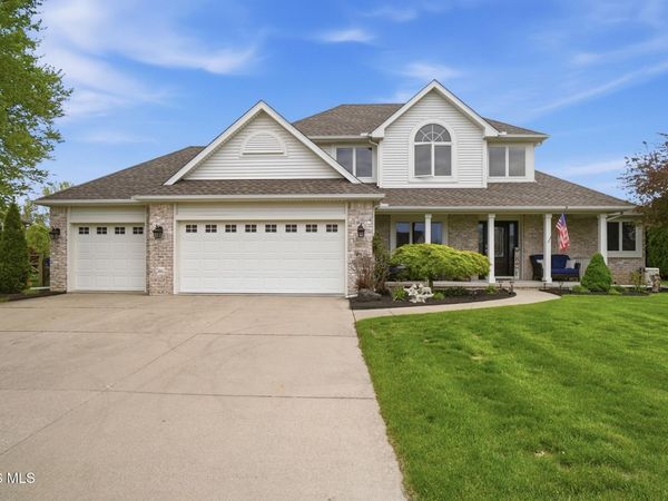 1077 Springcrest Drive, Waterville, OH 43566