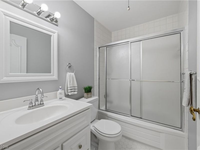 3167 Linden Road, Unit 201, Rocky River, OH 44116 Photo 13
