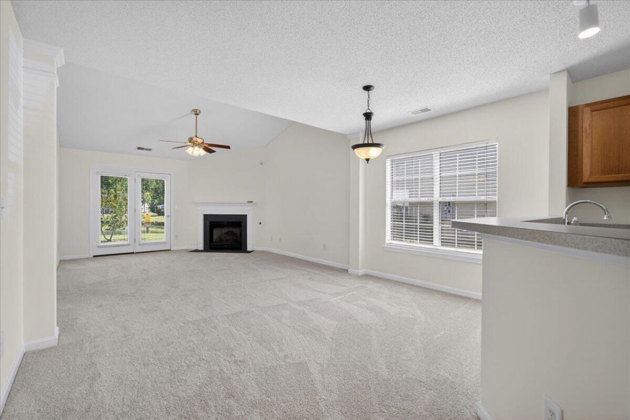 206 Dupont Way Photo 10