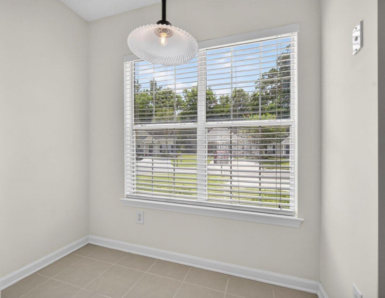 206 Dupont Way Photo 12