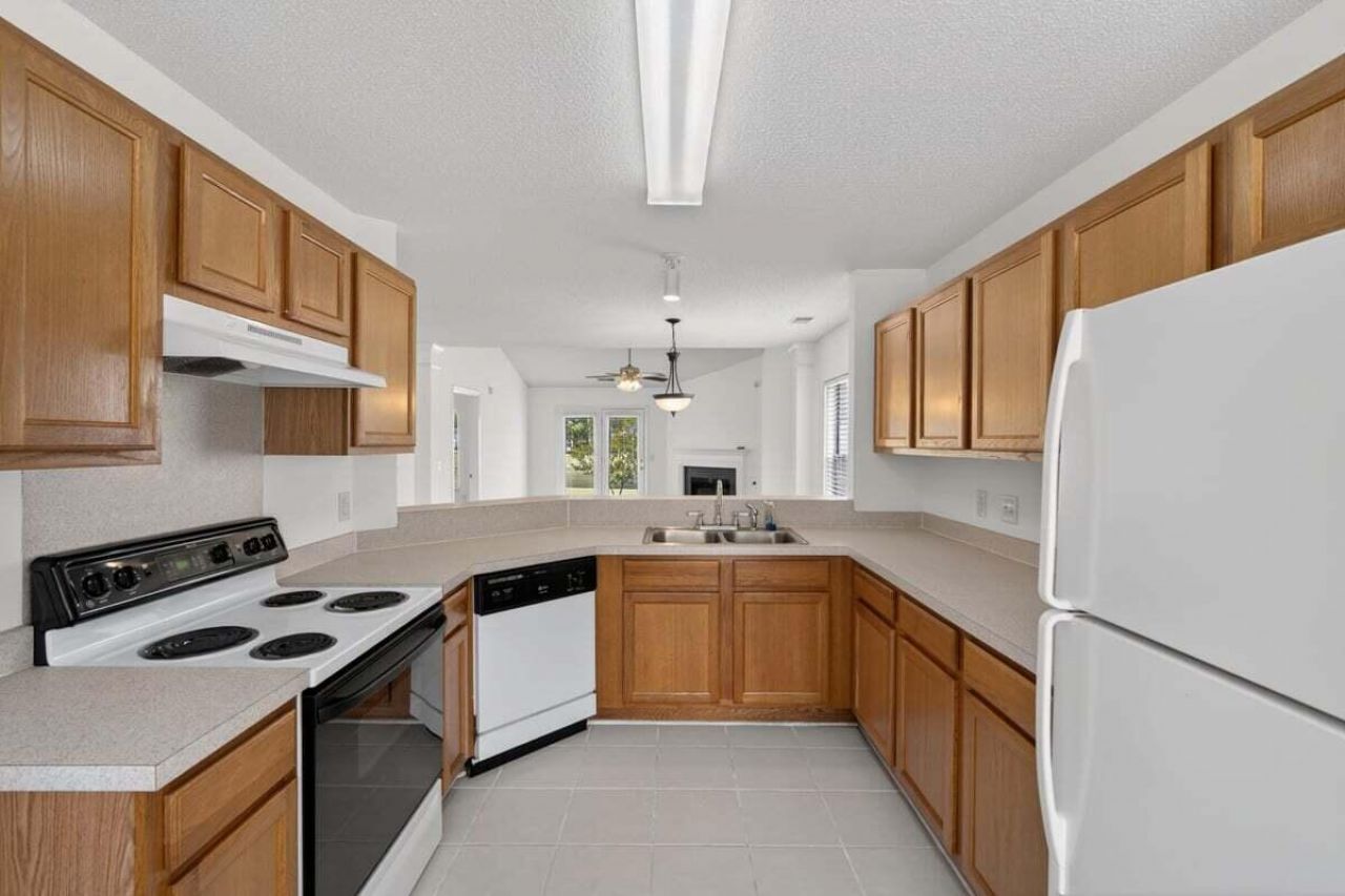 206 Dupont Way Photo 13