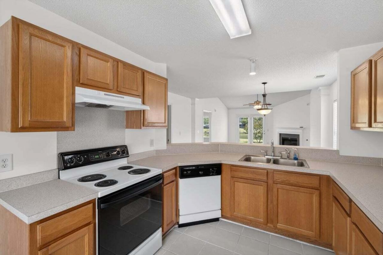 206 Dupont Way Photo 14