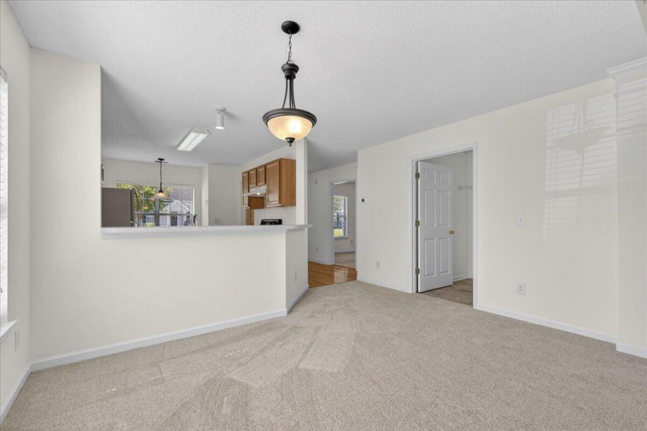 206 Dupont Way Photo 15