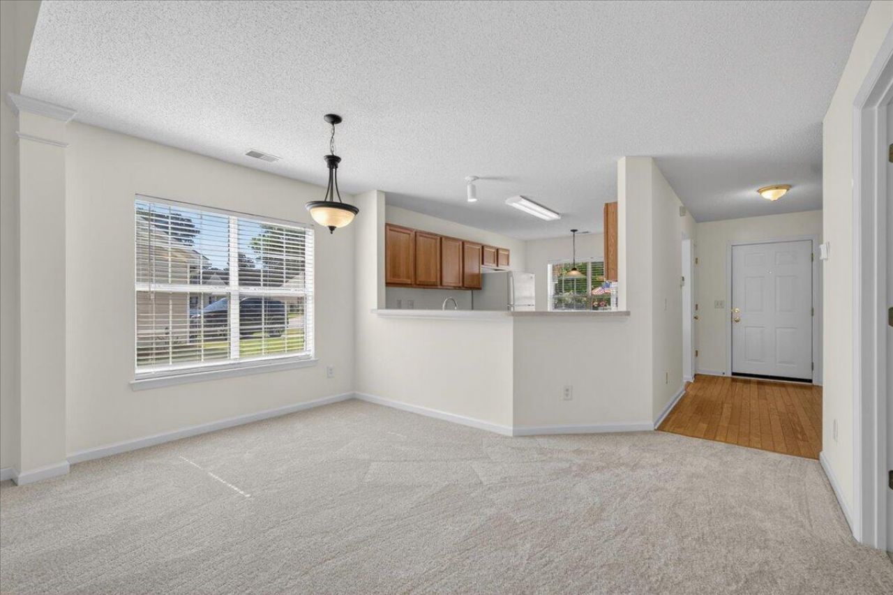 206 Dupont Way Photo 16
