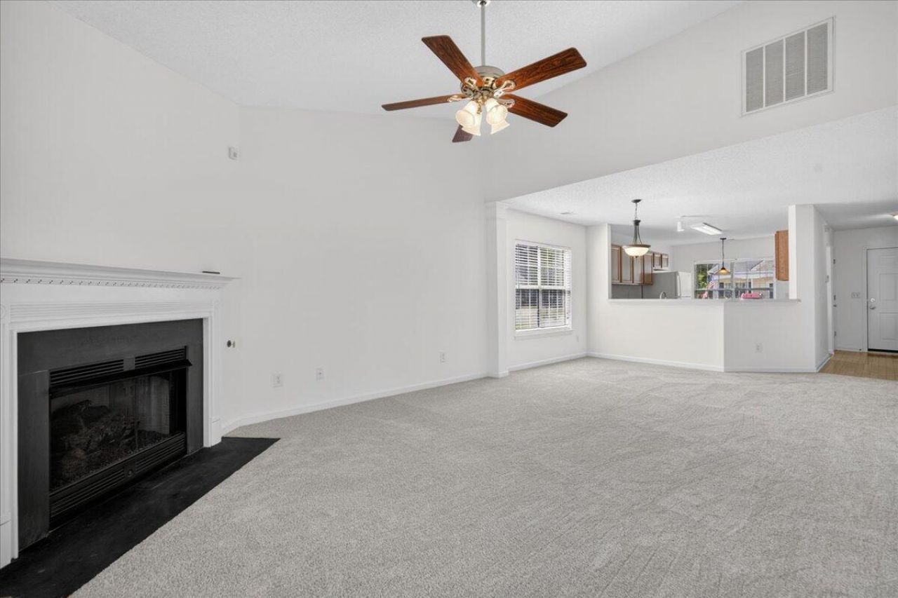 206 Dupont Way Photo 17