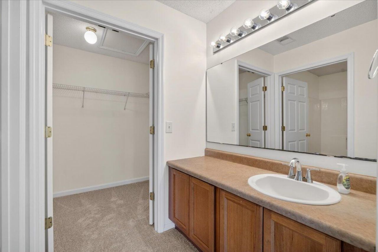 206 Dupont Way Photo 22