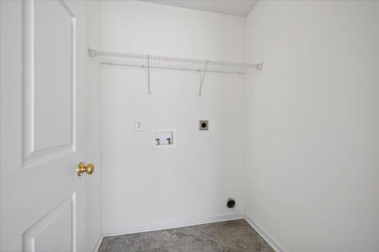 206 Dupont Way Photo 29