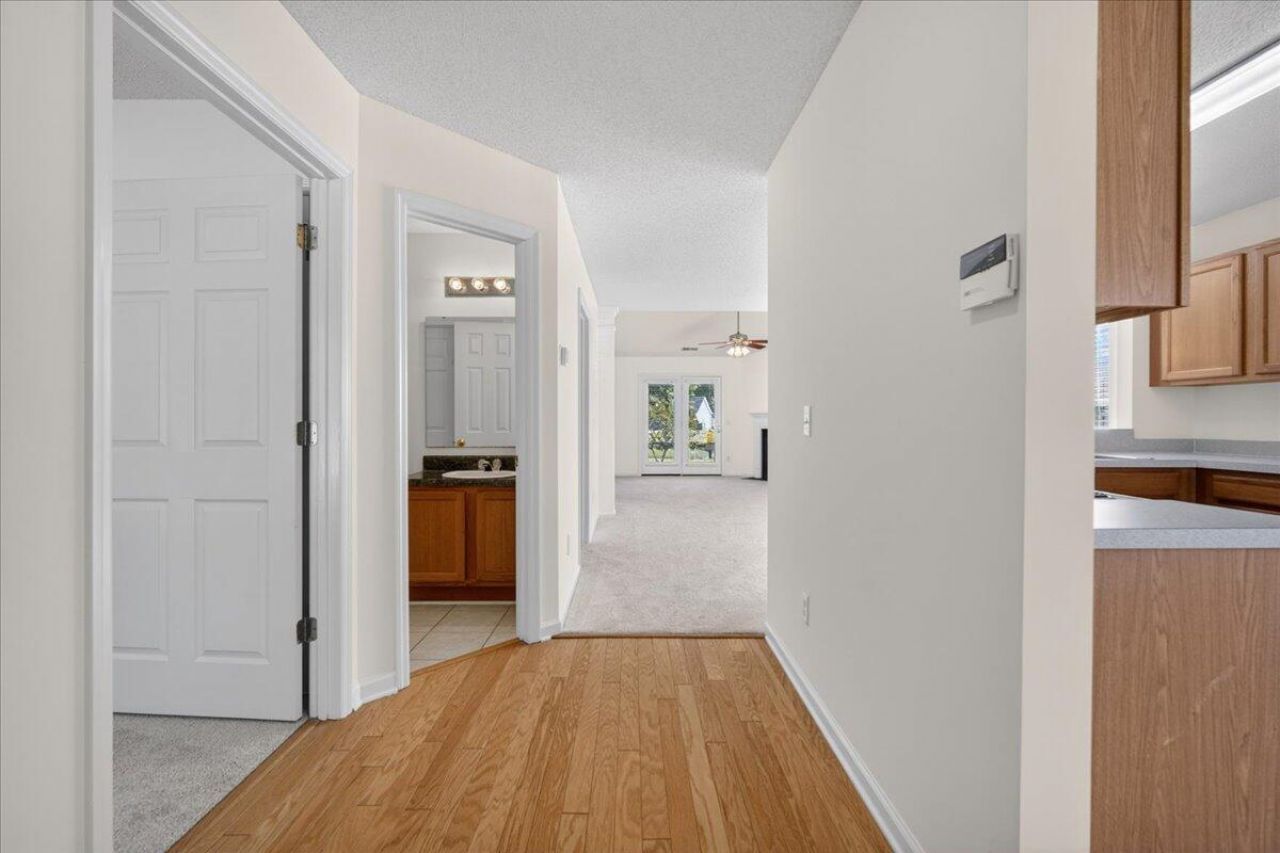 206 Dupont Way Photo 9