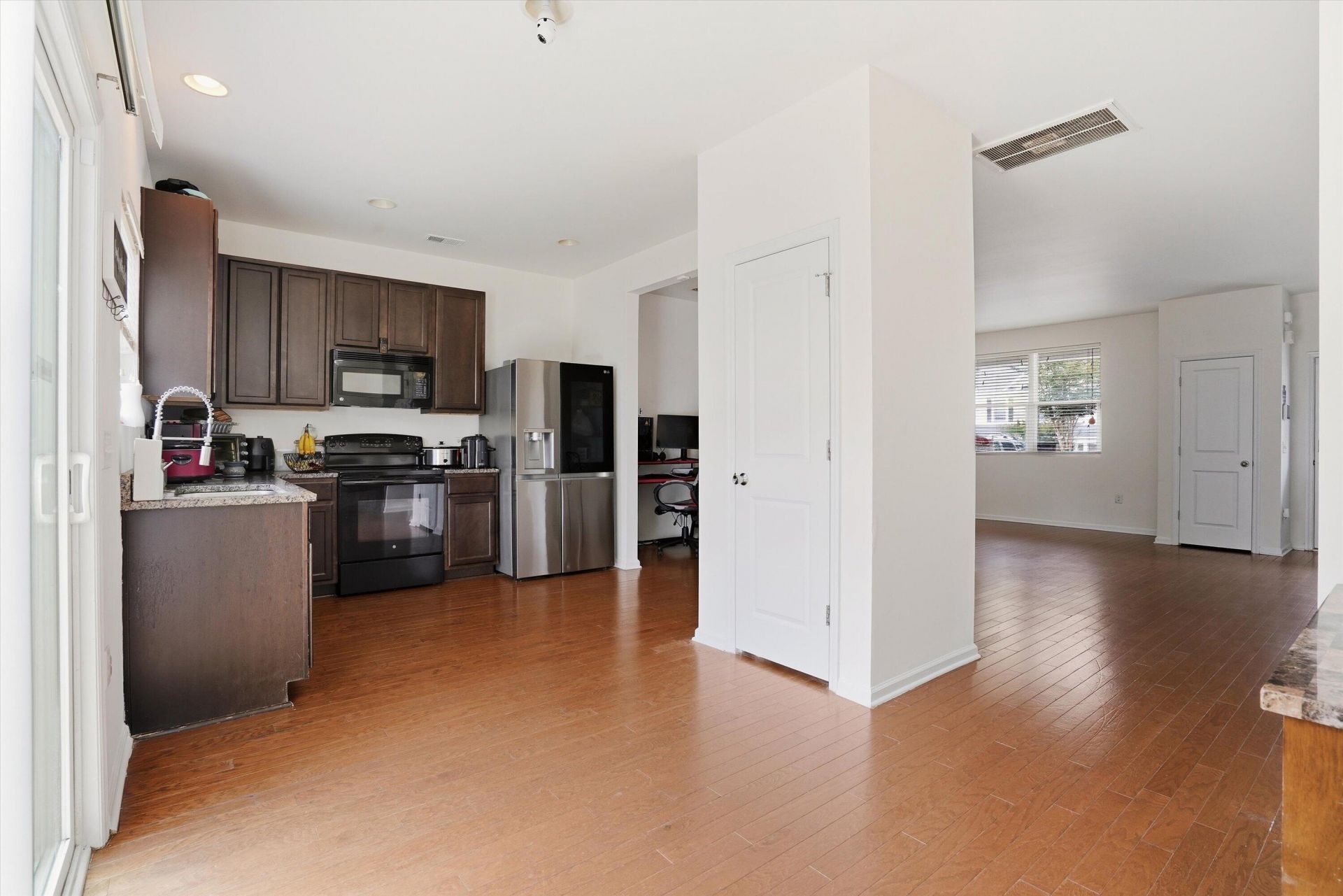 9060 Parlor Drive Photo 14