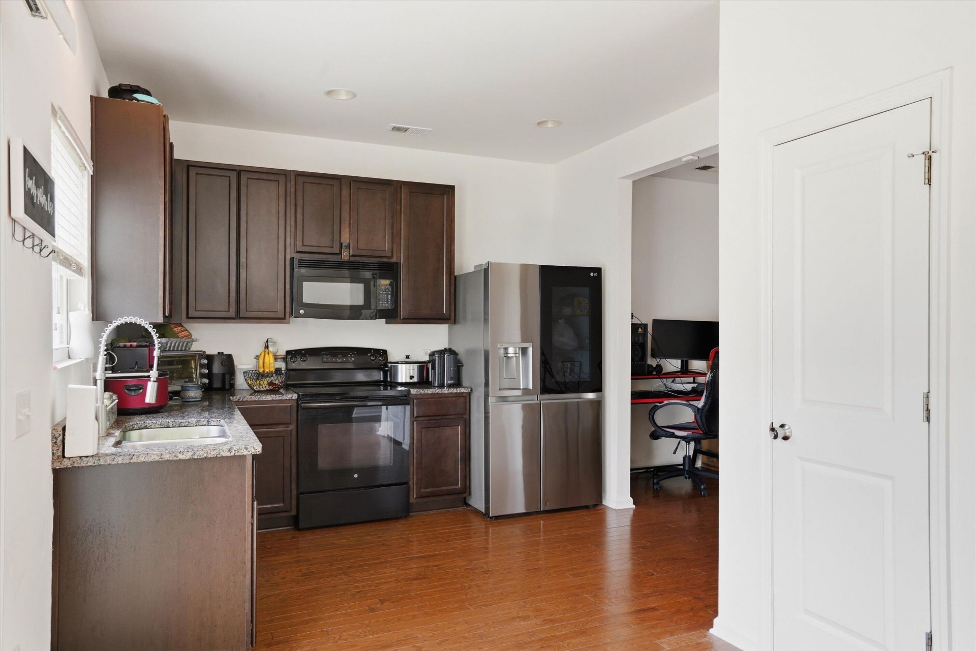 9060 Parlor Drive Photo 15