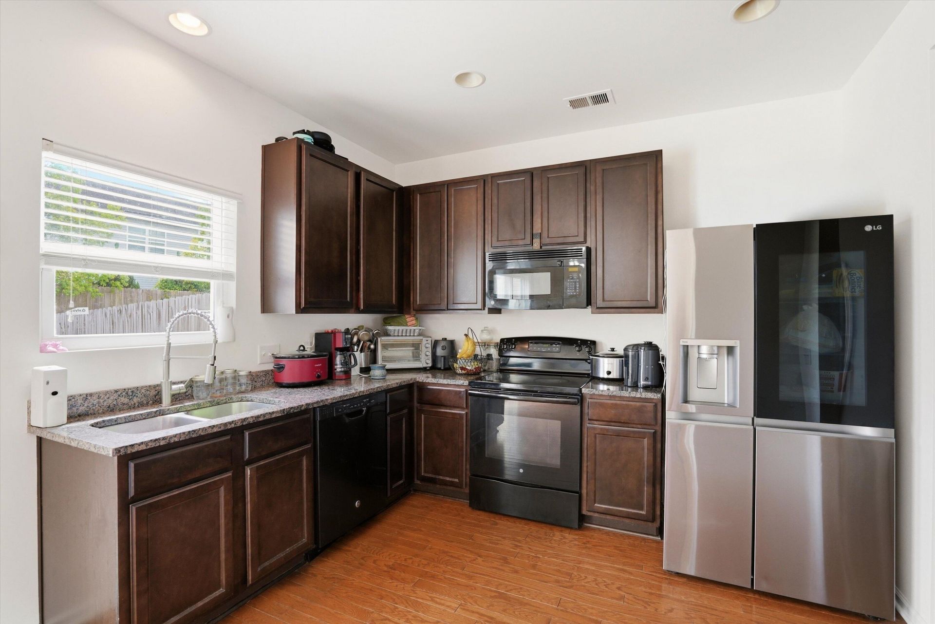 9060 Parlor Drive Photo 16