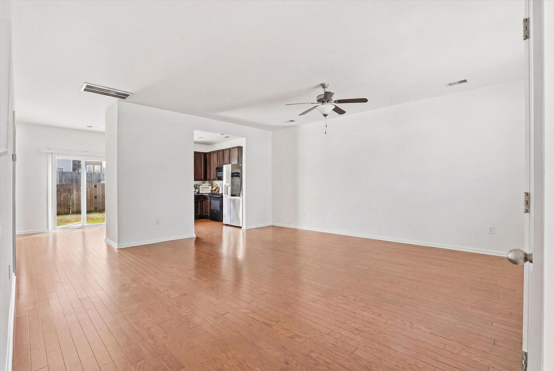 9060 Parlor Drive Photo 8
