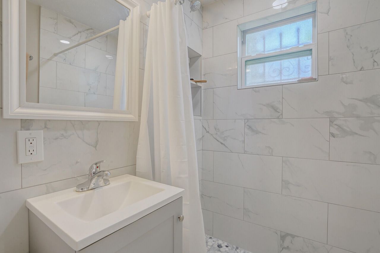 1225 W 10th Street, Unit Apartment, Riviera Beach, FL 33404 Photo