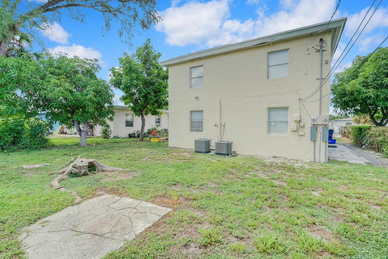 1225 W 10th Street, Unit Apartment, Riviera Beach, FL 33404 Photo
