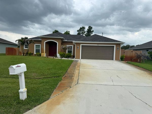 170 SW Pilsner Circle, Port St. Lucie, FL 34953