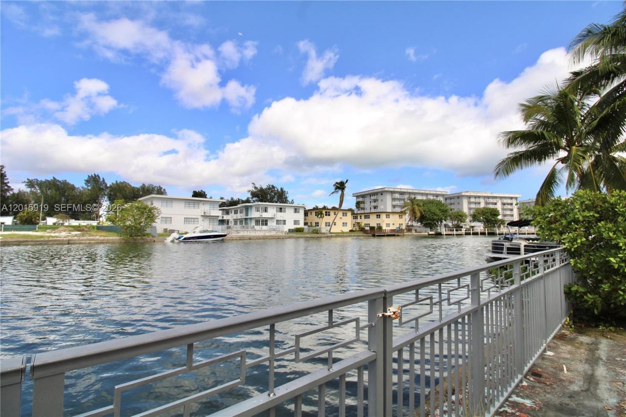 1239 Marseille Dr , Unit 2, Miami Beach, FL 33141 Photo