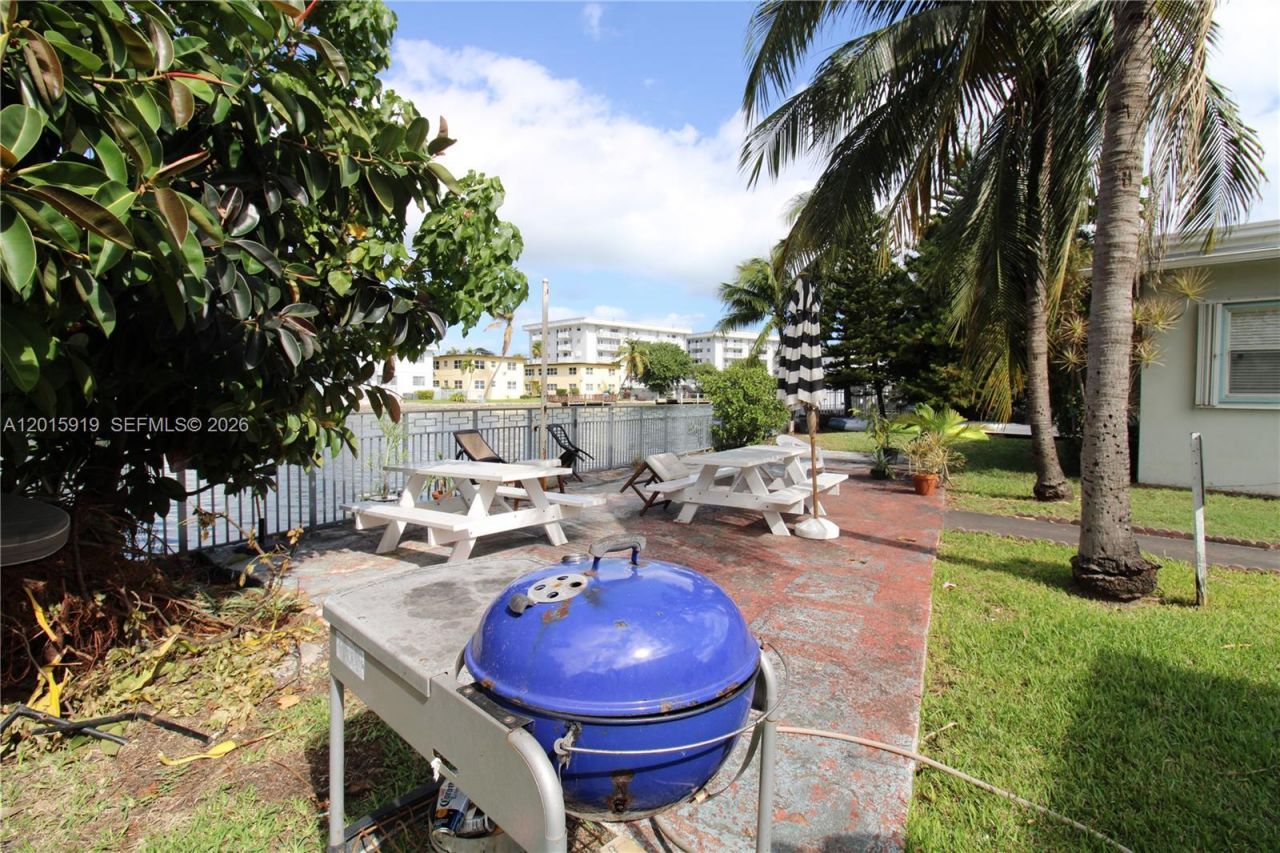 1239 Marseille Dr , Unit 2, Miami Beach, FL 33141 Photo