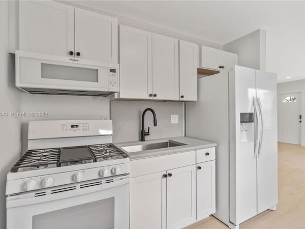 Unit 1, Hallandale Beach, FL 33009