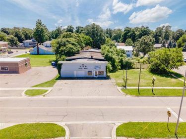 210 W Main Street , Hartford, MI 49057