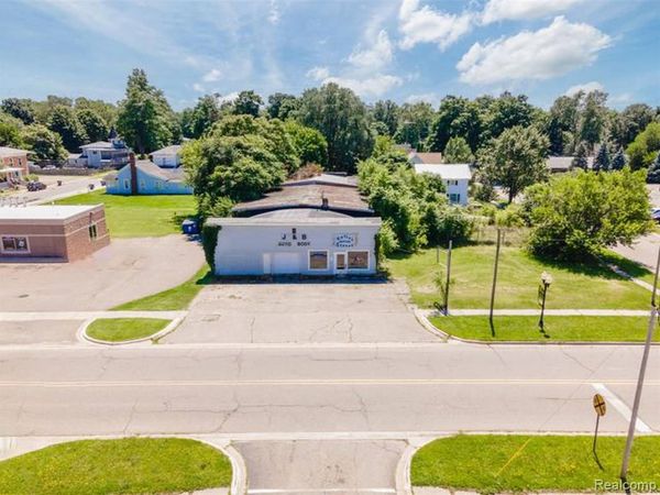 210 W Main Street , Hartford, MI 49057