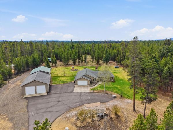 15965 Parkway Drive, La Pine, OR 97739