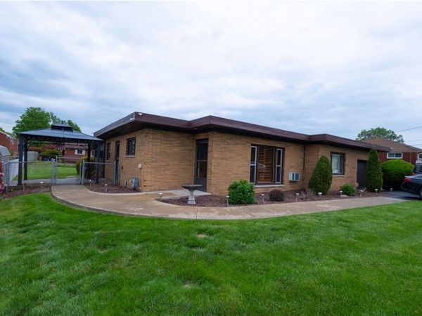 253 Willow Dr, Monroeville, PA 15146