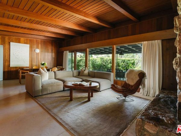 15256 Rayneta Drive, Sherman Oaks, CA 91403