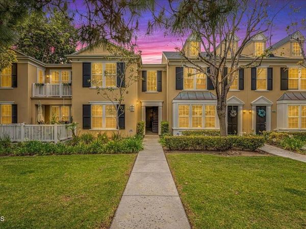 990 Holiday Avenue, Ventura, CA 93003