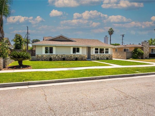 5470 Greenbrier Dr, Riverside, CA 92504