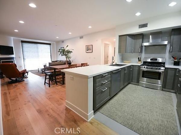 7133 Hawthorn Avenue, Unit 202, Hollywood, CA 90046