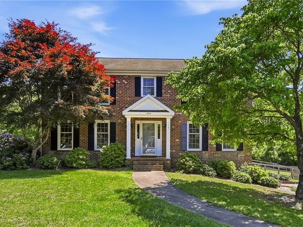 1384 Apple Cross Court, Kernersville, NC 27284