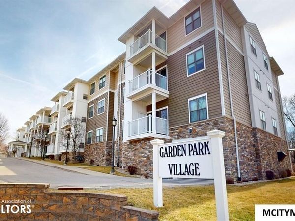 809 7th Ave N #311, Clear Lake, IA 50428