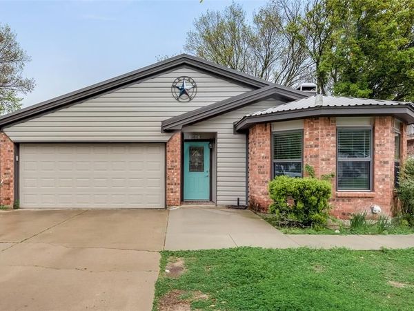 1002 Canary Lane, Mansfield, TX 76063