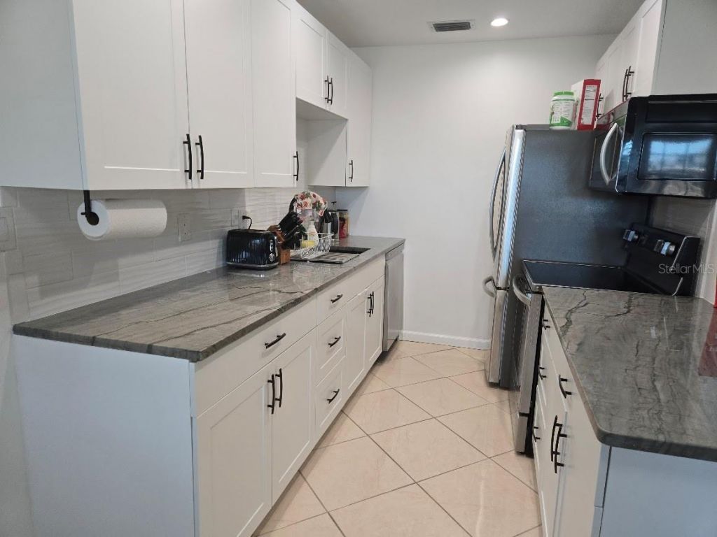 650 Pinellas Point Drive S, Unit 204, Saint Petersburg, FL 33705 Photo