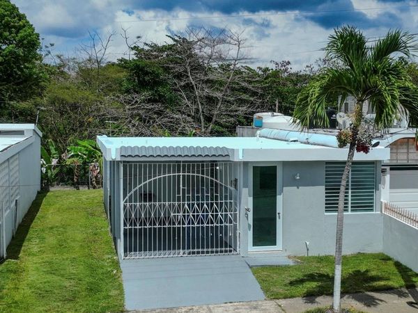 29 CALLE 29, TOA ALTA, PR 00953