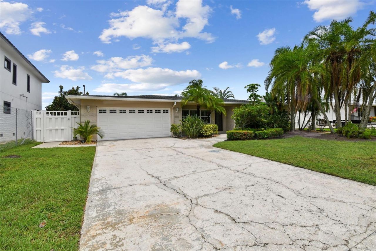 3921 E Eden Roc Circle, Tampa, FL 33634 Photo