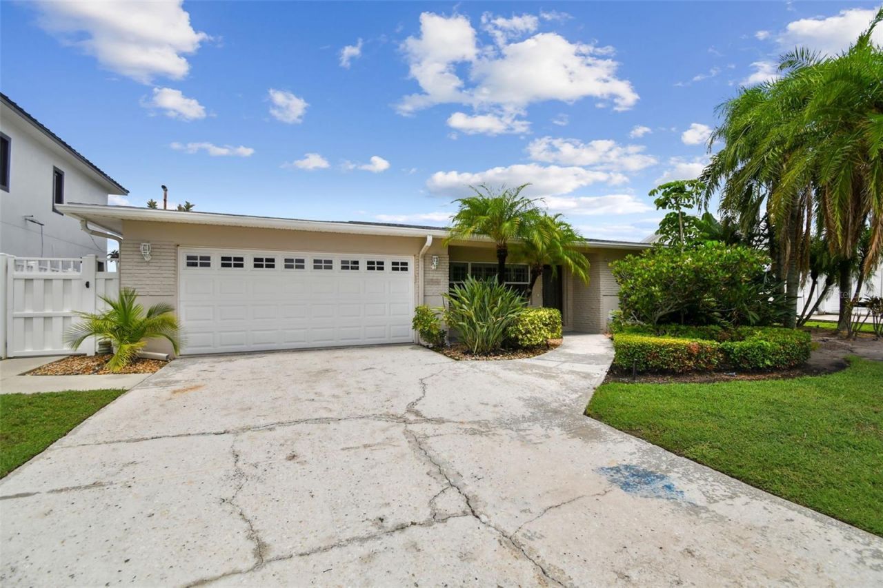 3921 E Eden Roc Circle, Tampa, FL 33634 Photo