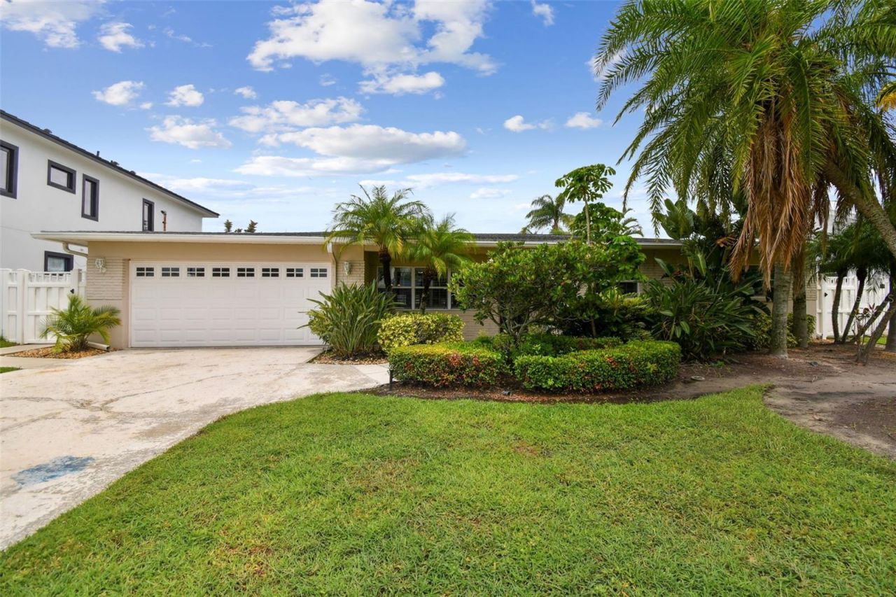 3921 E Eden Roc Circle, Tampa, FL 33634 Photo