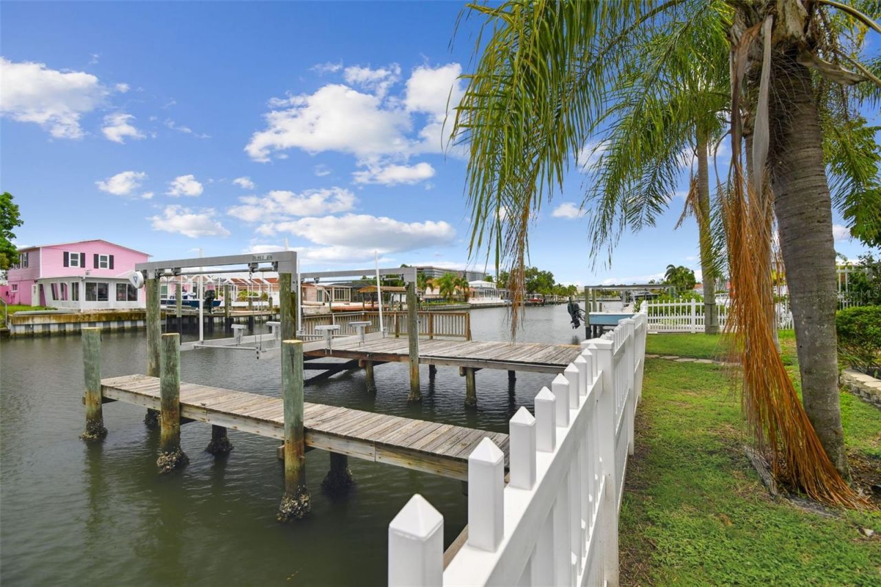 3921 E Eden Roc Circle, Tampa, FL 33634 Photo
