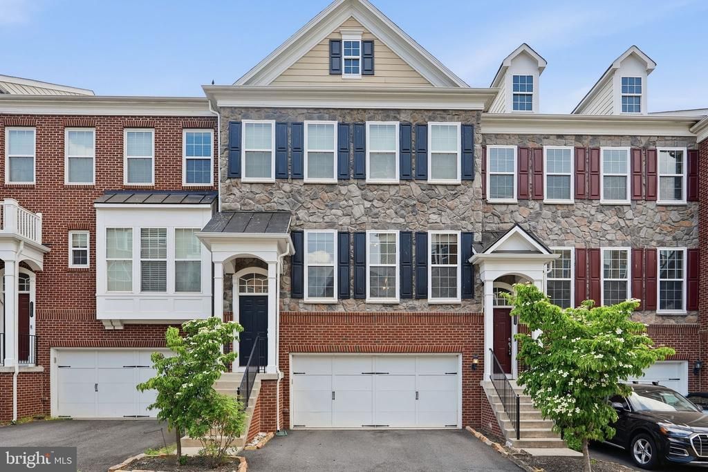 20661 Erskine Terrace, Ashburn, VA 20147 Main Photo