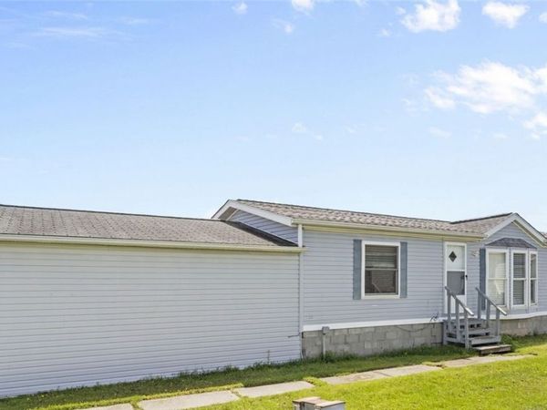 6266 Bayview Station , Newfane, NY 14108