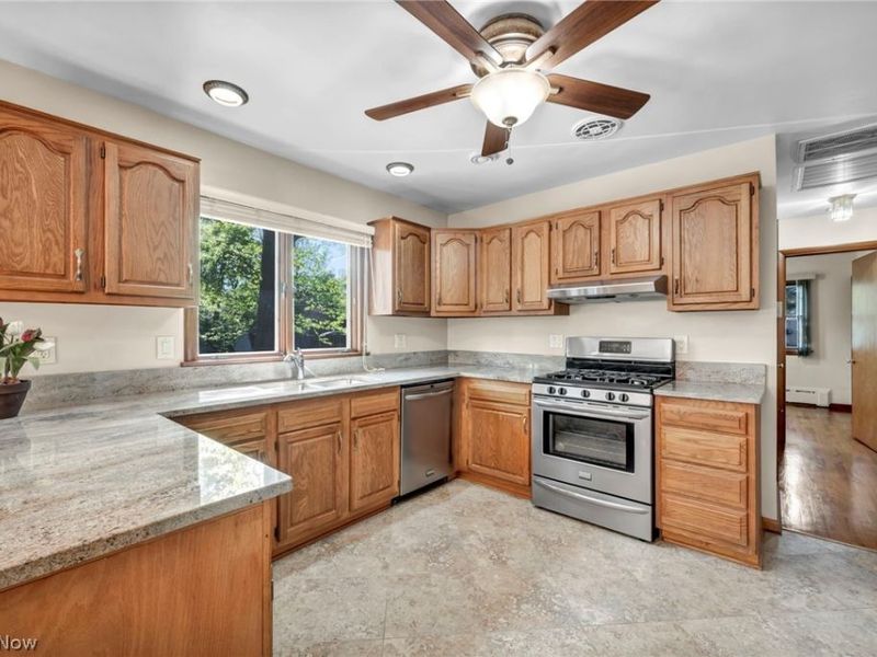 117 Tomahawk Drive, Avon Lake, OH 44012 Photo 8