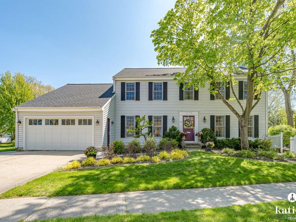2538 Beechwood Drive SE, East Grand Rapids, MI 49506