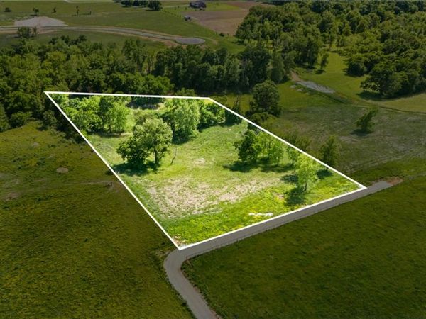 19049 Strawberry Plant Road , Fayetteville, AR 72704