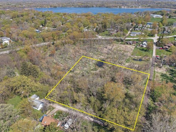 26605 N Brooks Street , Wauconda, IL 60084