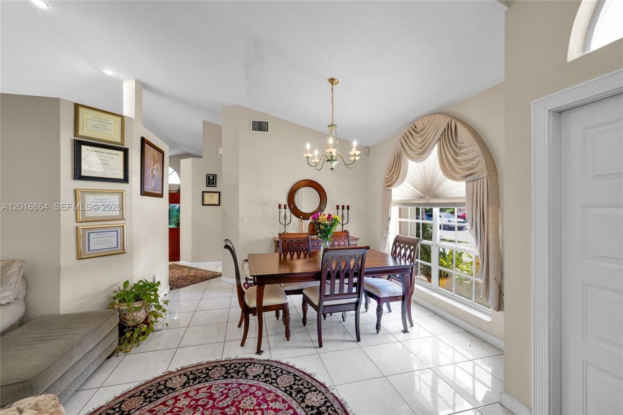 701 SW 93rd Ter, Pembroke Pines, FL 33025 Photo